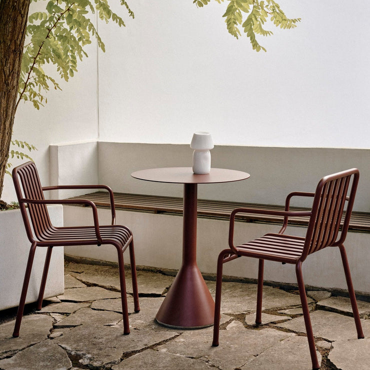 Spisestolen Palissade Armchair fra Hay i fargen Iron Red