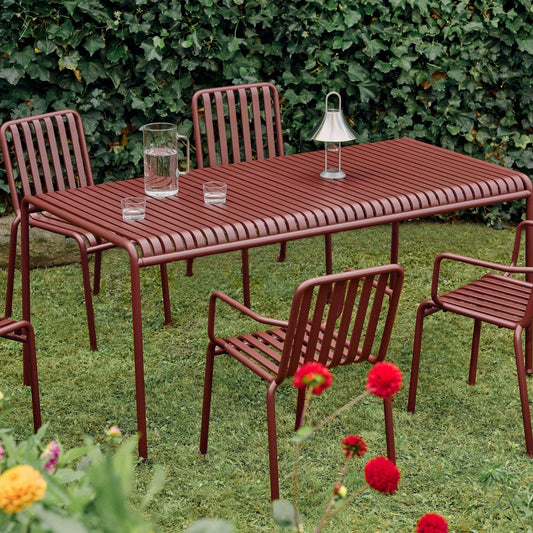 Sett med spisebord, 4 stk stoler og krakk Palissade Iron red