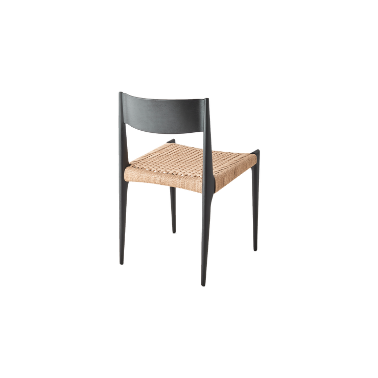 Spisestolen Pia Chair fra dk3 i sortlakkert eik.