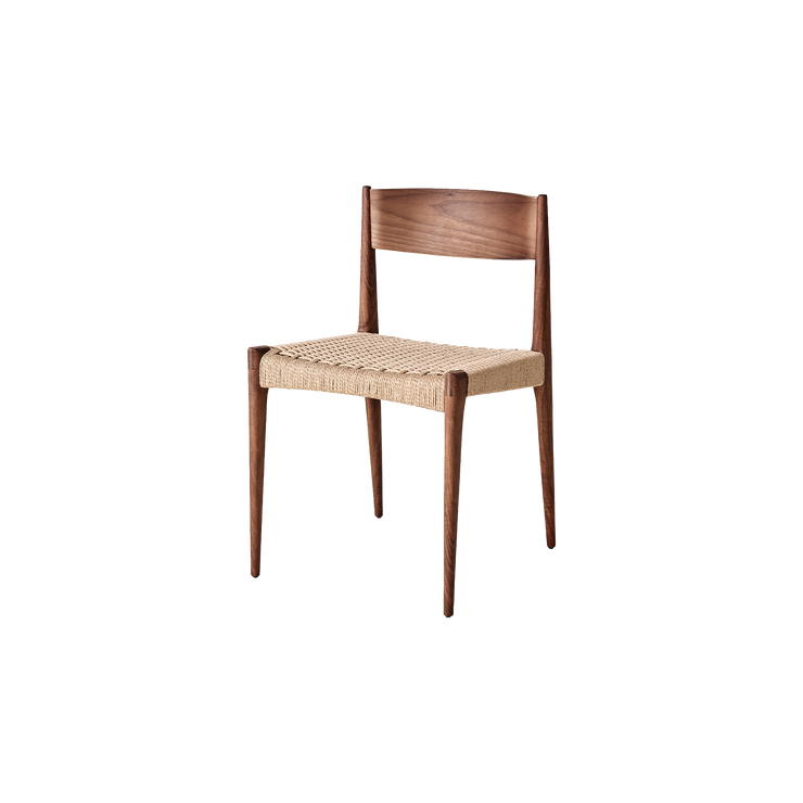 Spisestolen Pia Chair fra dk3 i valnøtt.