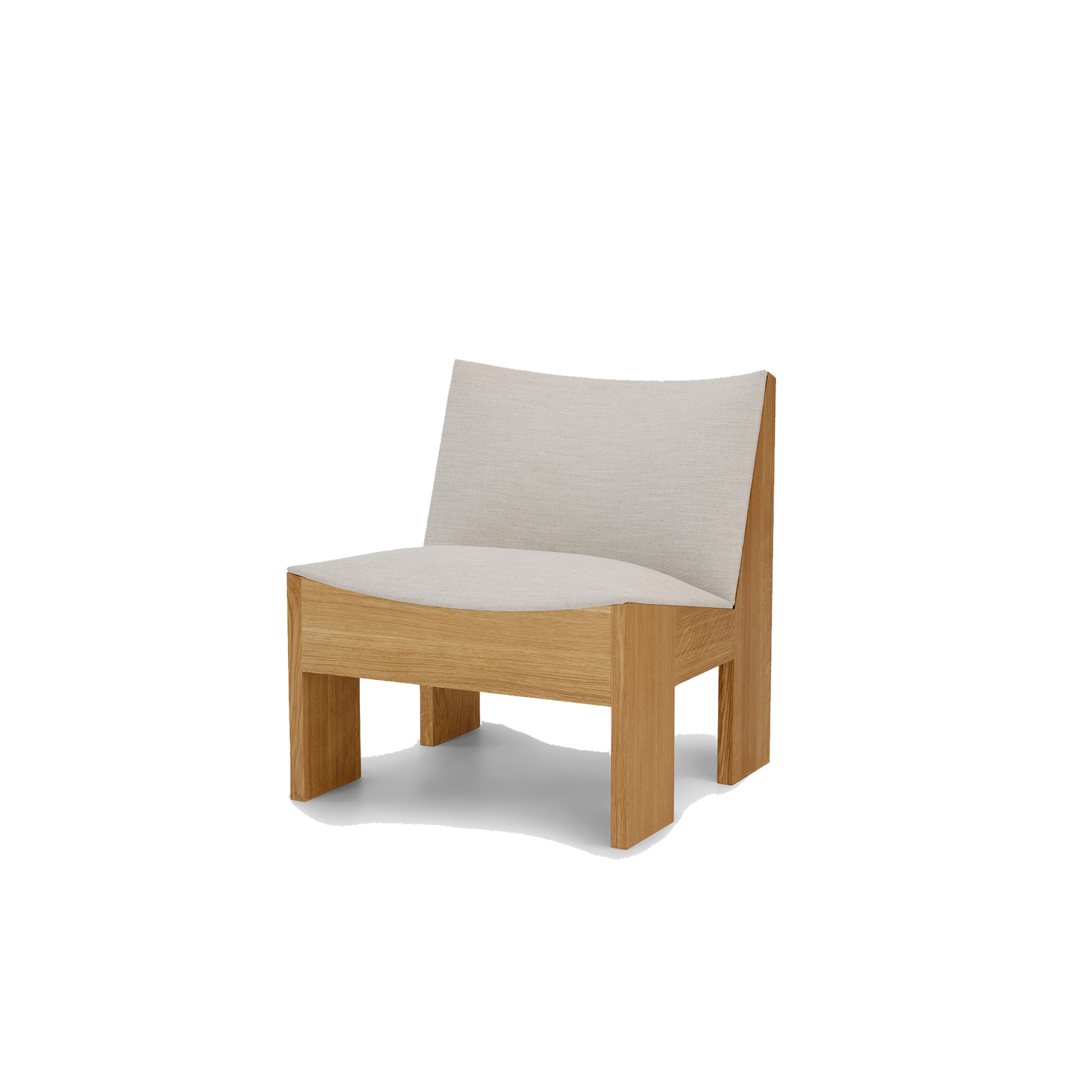 Loungestol Tenon fra New Works i eik og beige linblanding (Natural Oak, Romo Ruskin Quill).