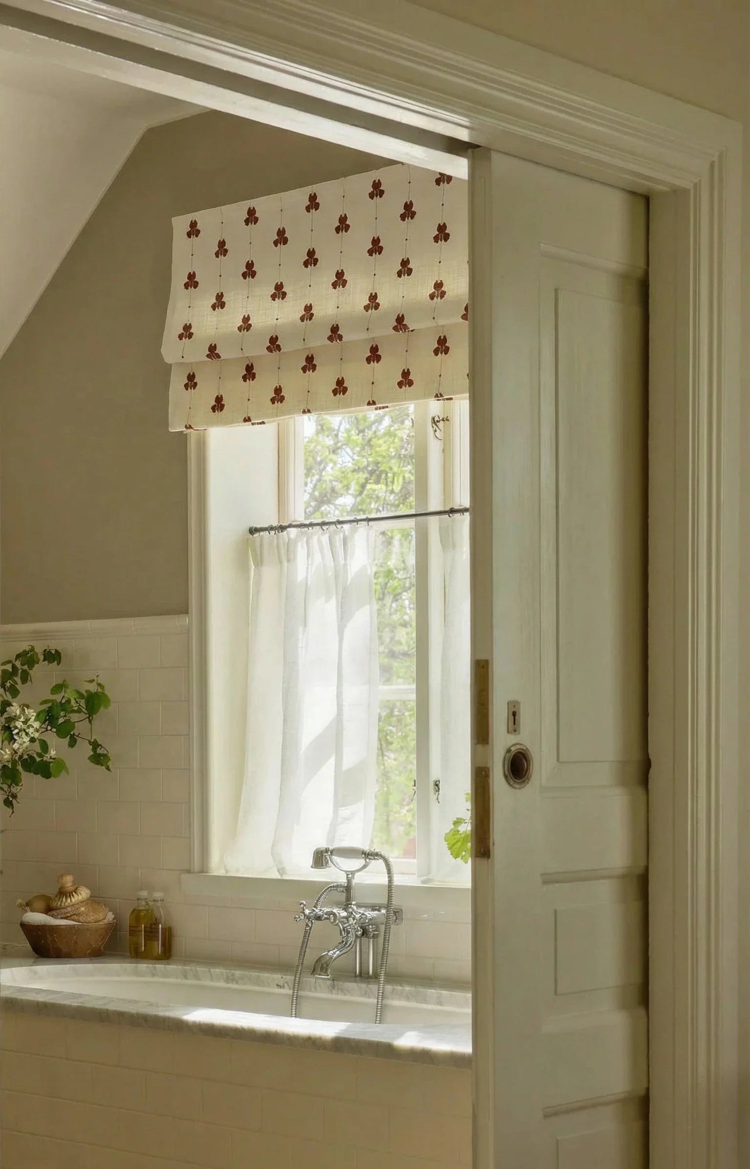 Liftgardin vevd lin Sweet Pea i fargen Terracotta fra Gotain.
