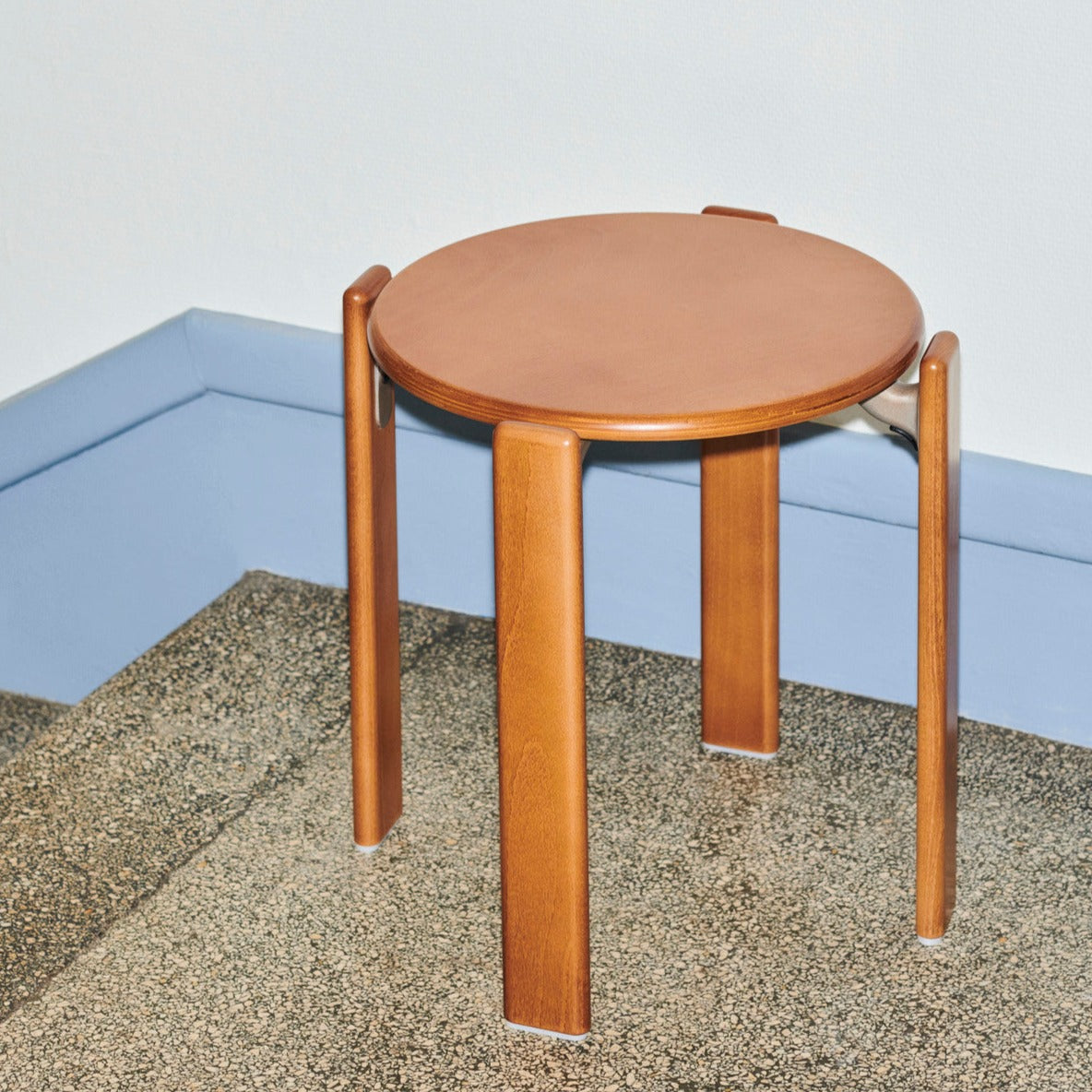 Krakken Rey fra Hey tilhører en større serie med samme navn, opprinnelig designet av den sveitsiske designeren Bruno Rey i 1971.  Vi digger vintagevibbene og er glade for at serien endelig er relansert!