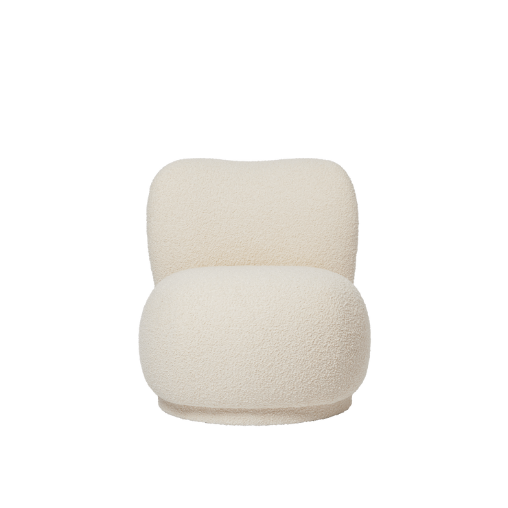 Lenestol Rico Lounge Chair Piccolo fra Ferm Living i tekstilet Nordic Bouclé Off White