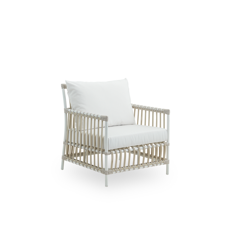 Utestol Caroline Lounge Chair fra Sika Design i fargen Dove White