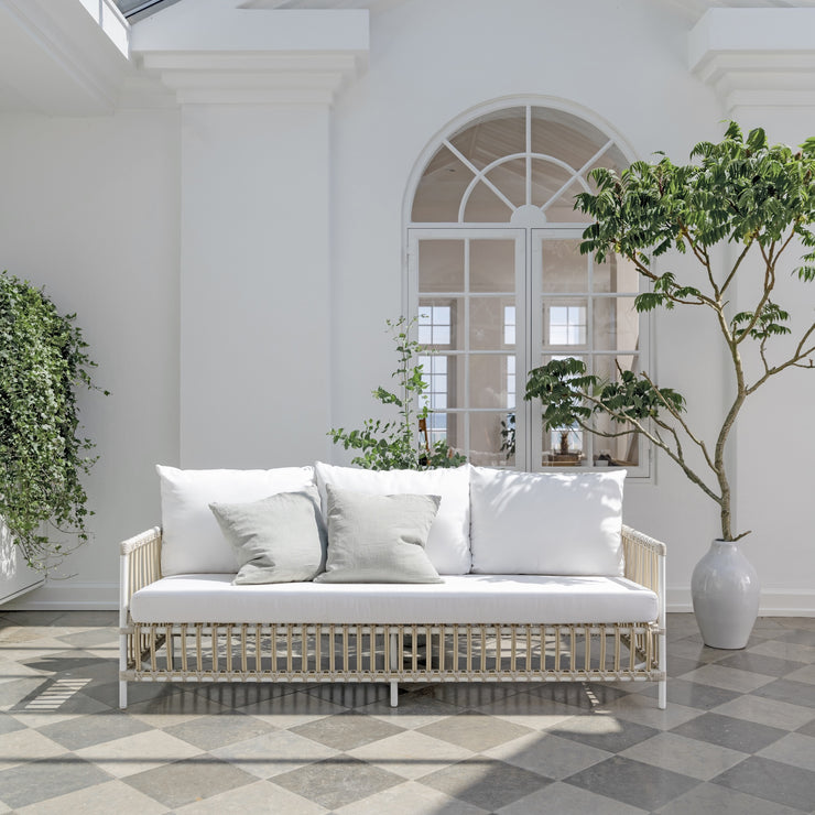 Utesofa Caroline 3-seter fra Sika Design i fargen Dove White