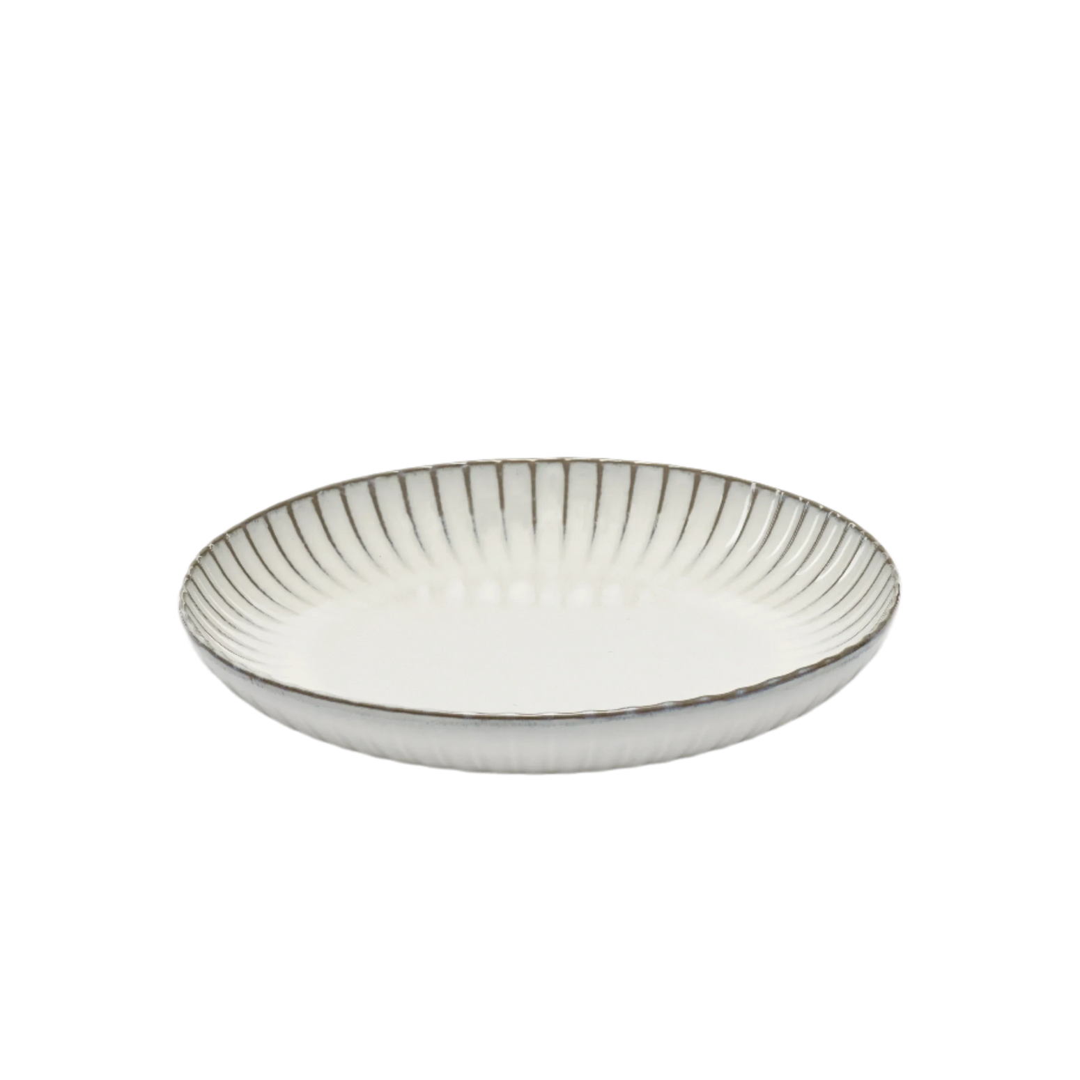 Et vakkert servise høyner matopplevelsen når du lager mat hjemme – og serien Inku fra Serax er akkurat passe rustikt – og akkurat passe elegant. Serveringsfat Inku fra Serax, Serving Bowl White M Ø32cm