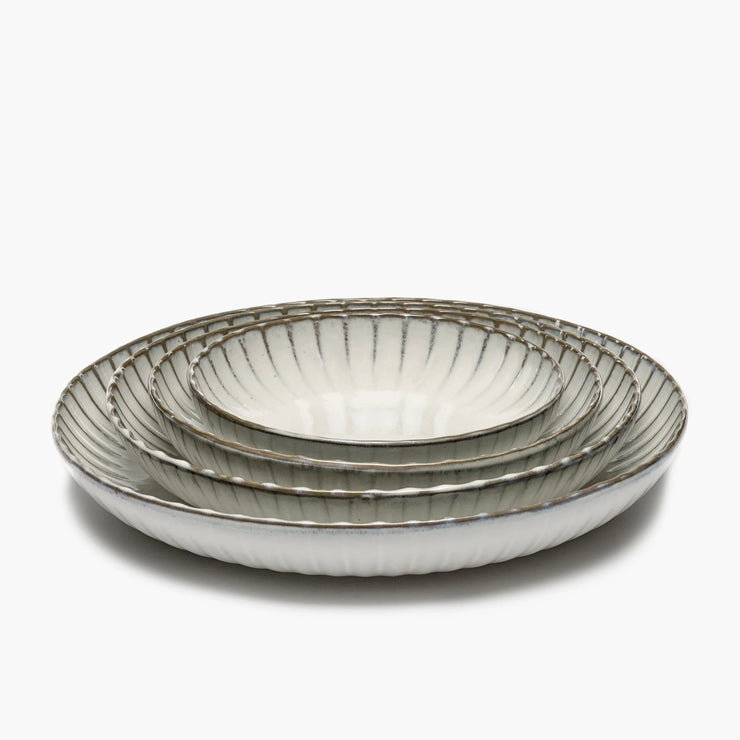 Serveringfatet Inku fra Serax kommer i mange størrelser.