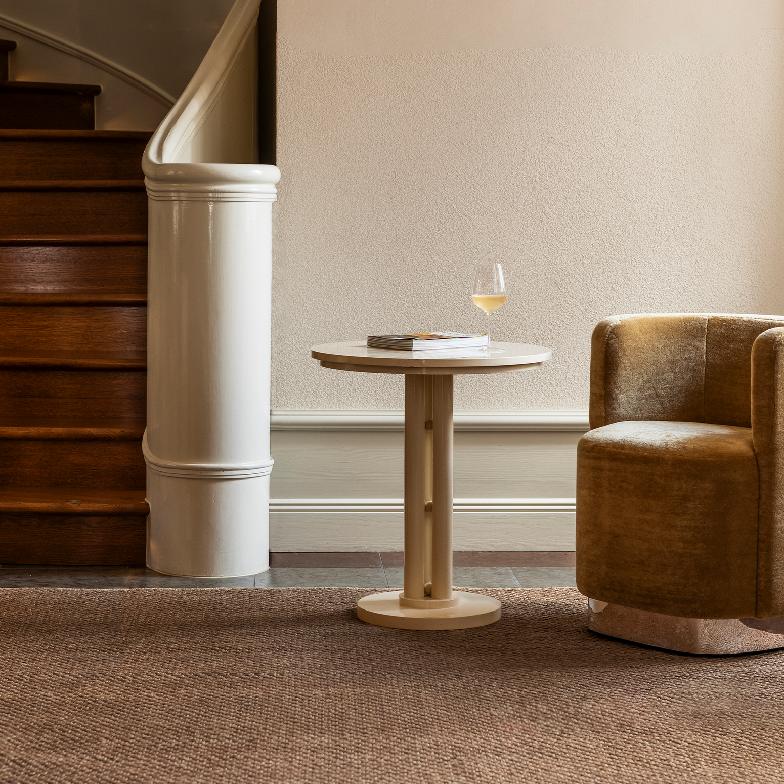 Teppe Basket Weave Sisal fra Layered i brun / Brown.