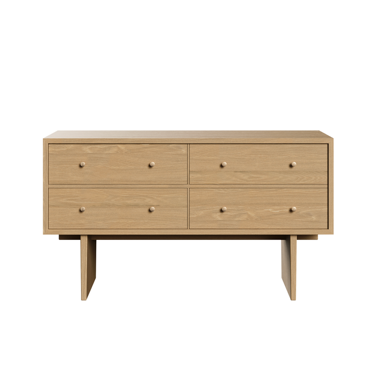 Skjenken Private Sideboard fra Gubi i lys beiset eikefiner.