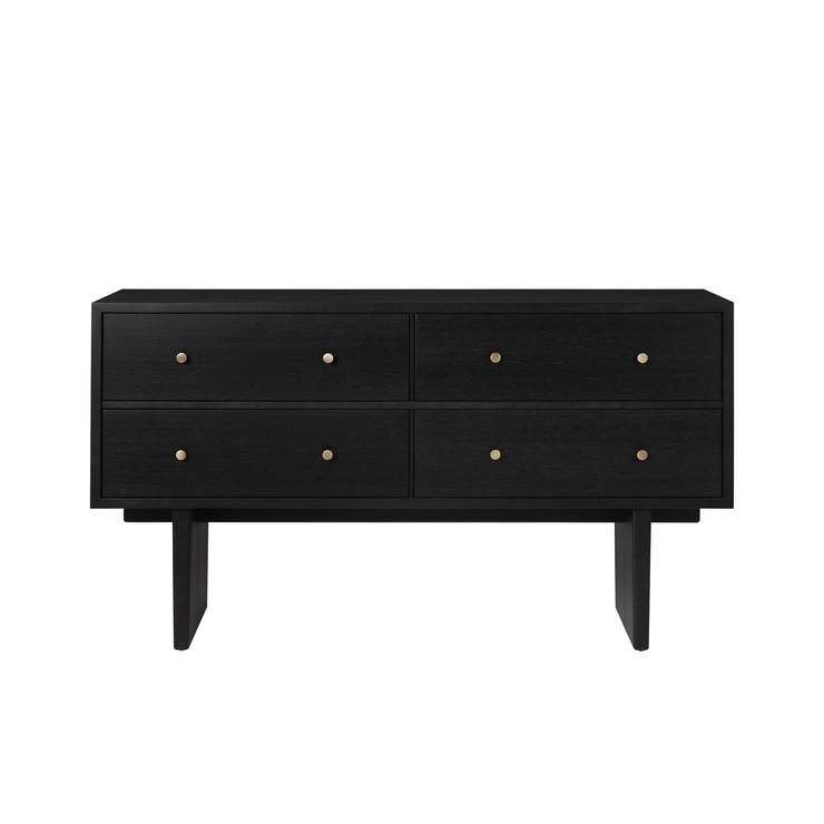 Skjenken Private Sideboard fra Gubi i brunsvart beiset eikefiner.