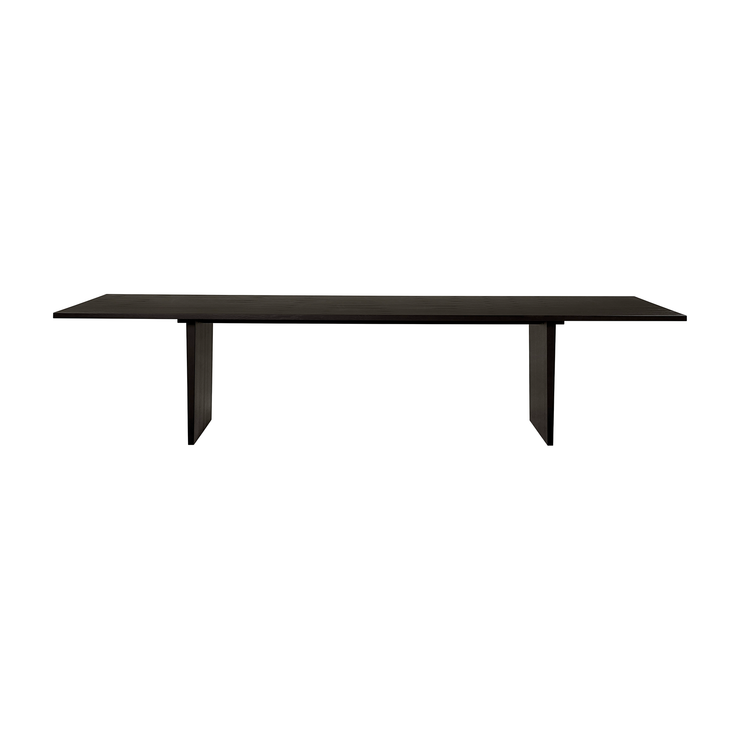 Spisebordet Private Dining Table fra Gubi i brunsvart ask i 100x320 cm.
