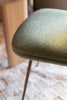Spisestolen Rely HW9 fra &tradition med ekstra sittepute.