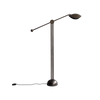 I tillegg til formen så elsker vi bronsefinishen på gulvlampen Stingray!