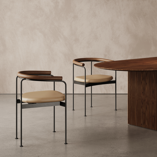 Spisestolen Baia Chair ble designet av den japanske designeren Kensaku Oshiro for danske dk3. Designeren ønsket å skape en stol som forener danske og japanske designprinsipper, der estetikk, kvalitet og funksjonalitet går hånd i hånd. 
