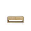 Den superfine TV-benken Nordic TV Cupboard fra Ethnicraft i heltre eik er renskårent i designet og har fasede kanter som gir mediebenken det lille ekstra!