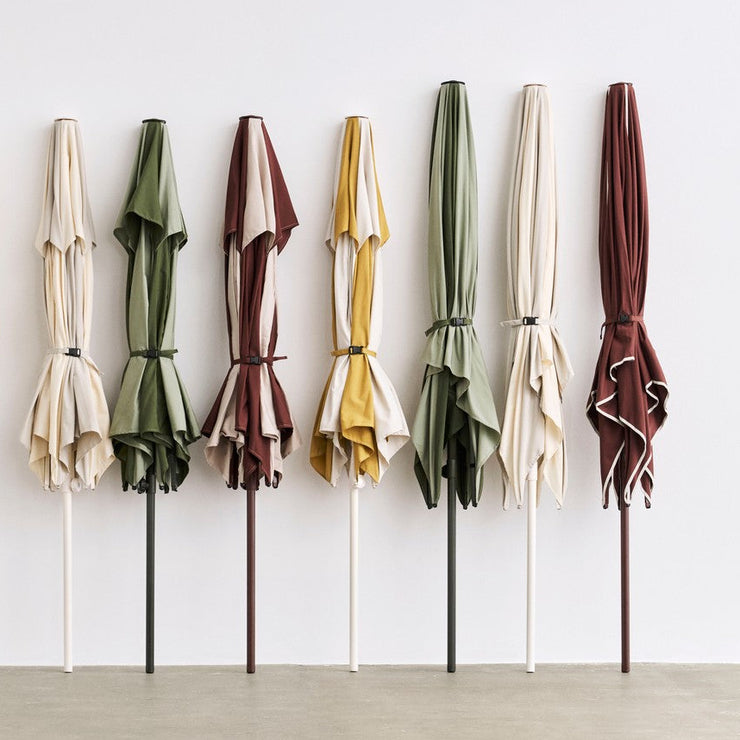 Parasollene i Terrazza-serien fra Hay 