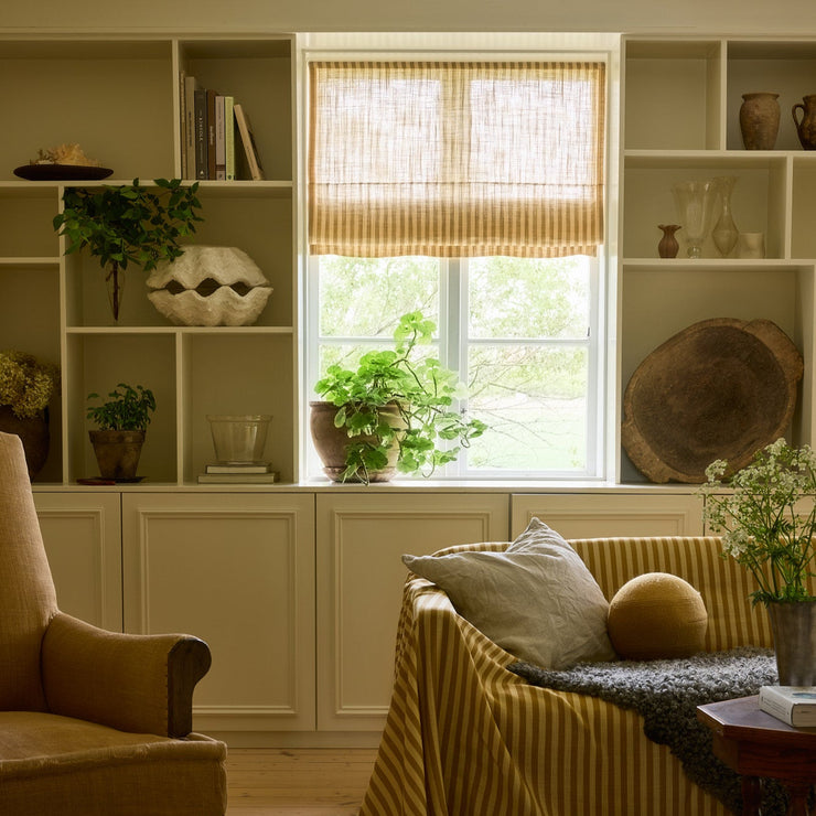 Liftgardin vevd lin Stripe i fargen sennepsgul/ Mustard fra Gotain.