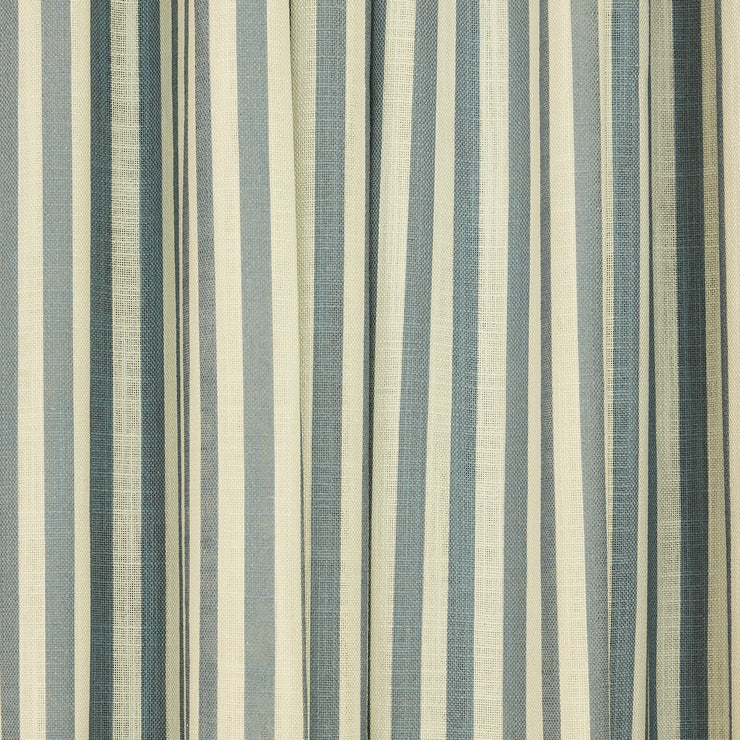 Mørkleggende vevd lingardin Stripe i fargen blå/ Dove Blue fra Gotain.