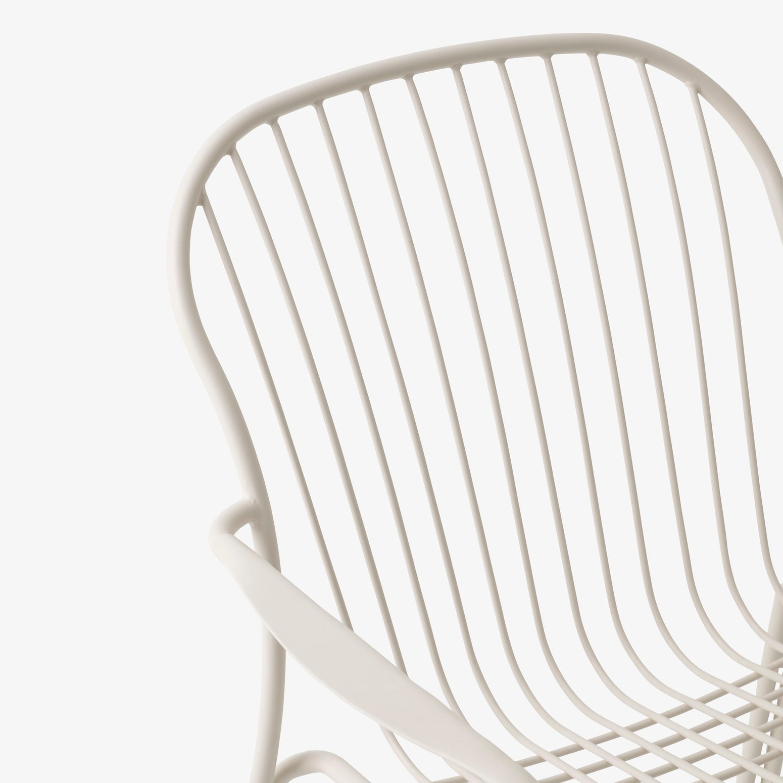 Loungestol Thorvald Armchair SC101 fra &tradition i fargen Ivory.