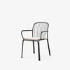 Her med spisestolen Thorvald SC95 i fargen Warm Black.