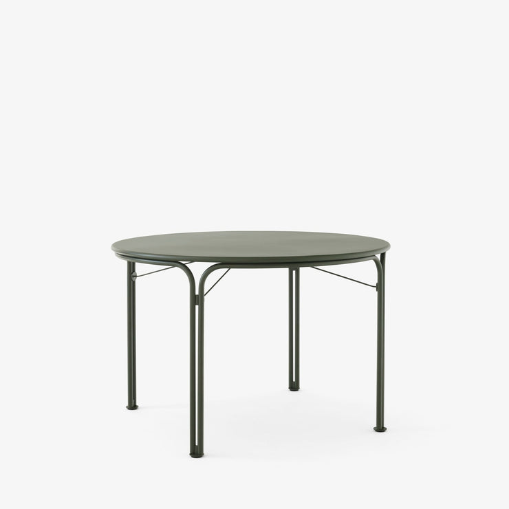 Rundt spisebord Thorvald SC98 fra &tradition i fargen Bronze Green.