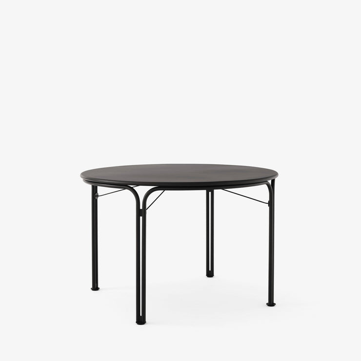 Rundt spisebord Thorvald SC98 fra &tradition i fargen Warm Black.