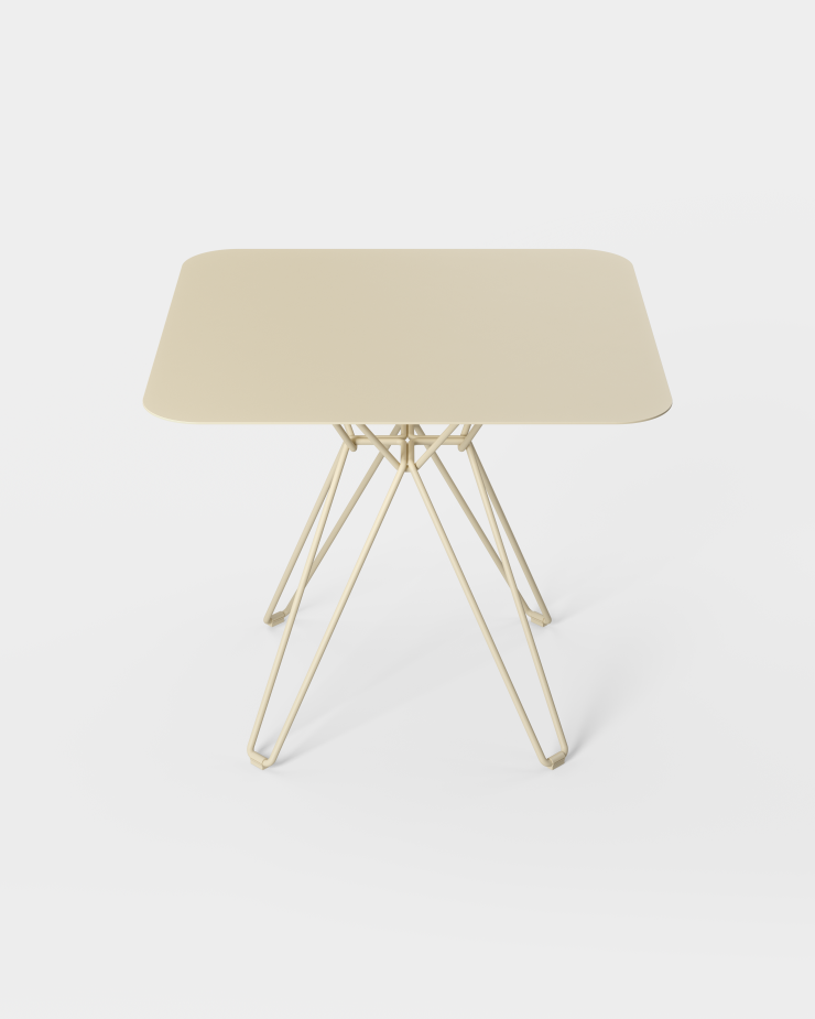 Spisebordet Tio Dining Table Square 85x85 cm fra Massproductions i fargen Ivory. Bordet finnes i mange andre farger.  