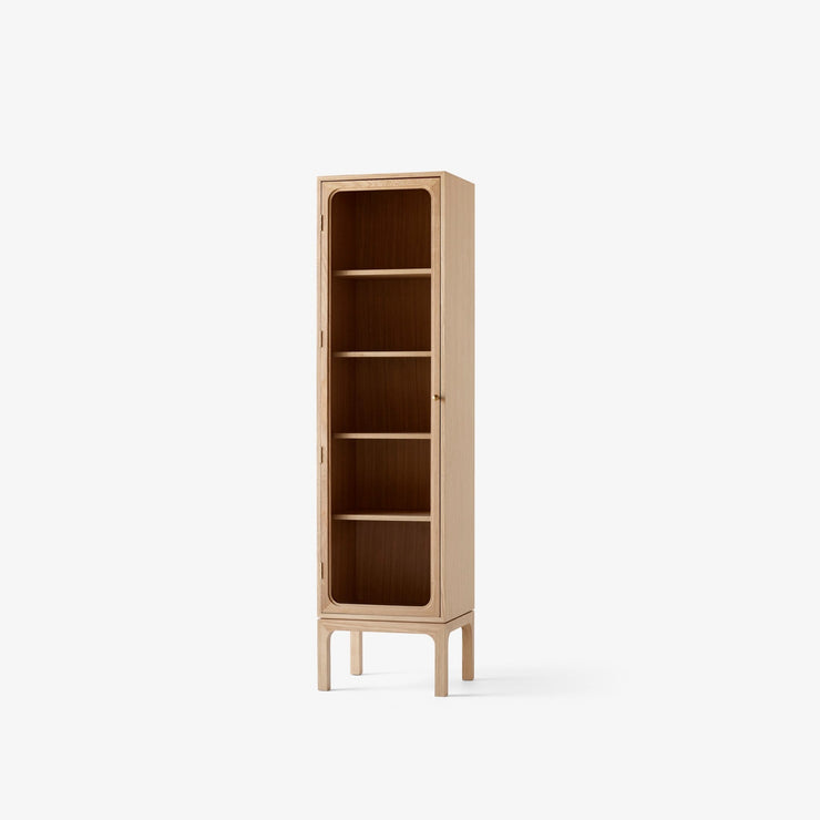 Trace Cabinet i enkel utgave i naturfarget eik.