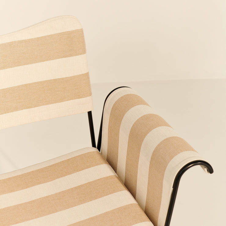 Spisestol Tropique Dining Chair fra Gubi,  svart med tekstil Leslie Stripe 40, uten frynser