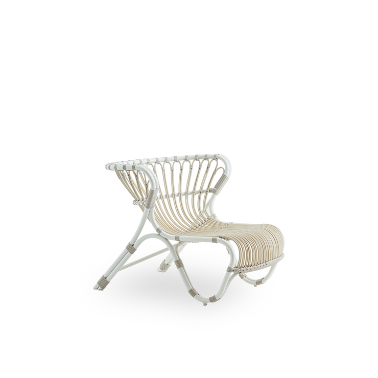 Utestol Fox Lounge Chair fra Sika Design i fargen Dove White