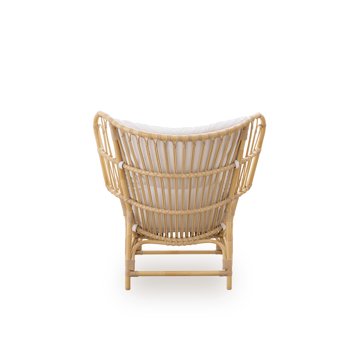 Teddy Lounge Chair fra Sika Design, trekvart-visning i naturfarget aluminium