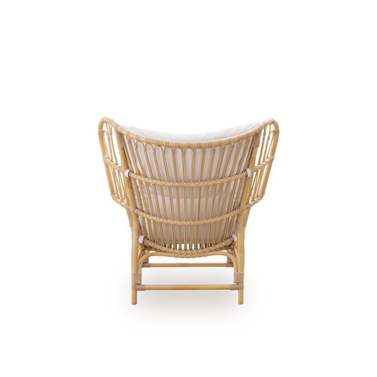 Teddy Lounge Chair fra Sika Design, trekvart-visning i naturfarget aluminium