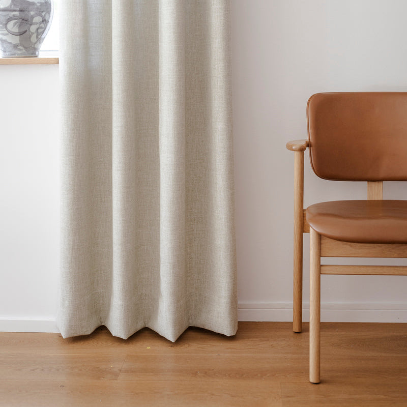 Wavegardinen vevd linlook Wheat fra OsloDeco. Wavegardiner bør sveve over gulvet for finest uttrykk.