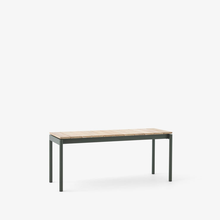 Benk Ville AV27 fra &tradition i størrelse 40x110 cm i fargen Bronze Green.