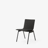 Spisestol Ville AV33 fra &tradition i fargen Warm Black.
