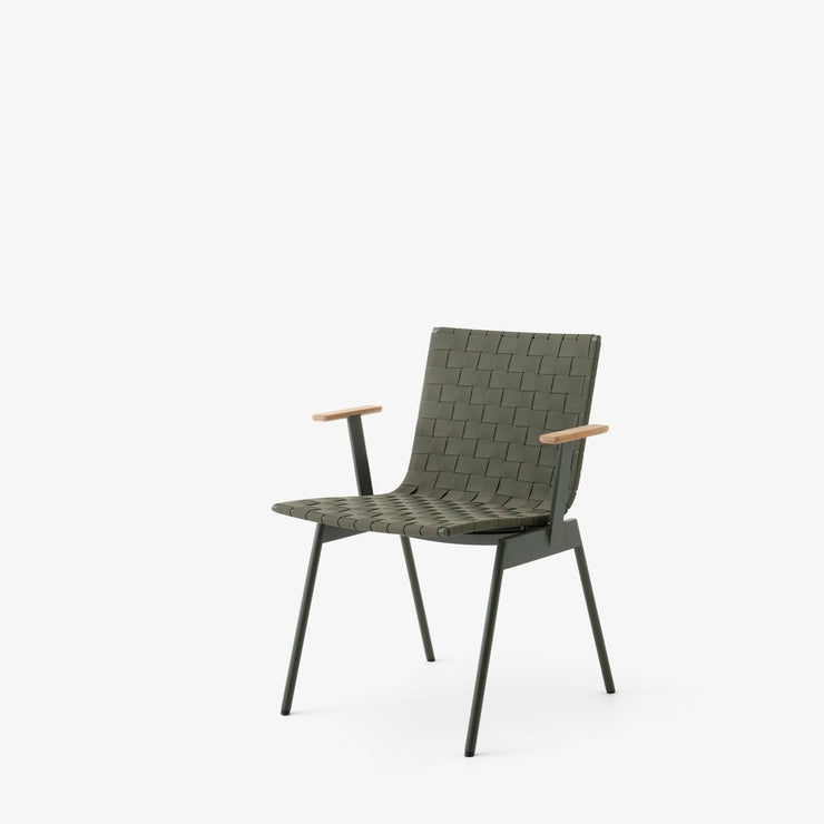 Spisestol Ville AV34 fra &tradition i fargen Bronze Green.