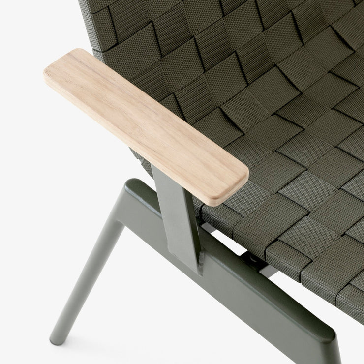 Spisestol Ville AV34 fra &tradition i fargen Bronze Green.