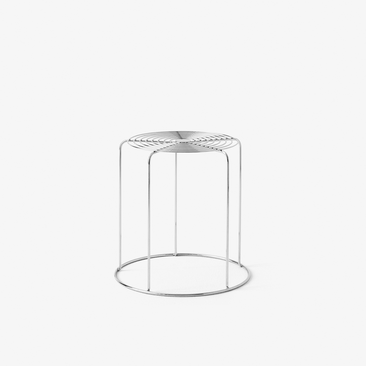 Krakken Wire Stool VP11 fra &tradition uten sittepute.