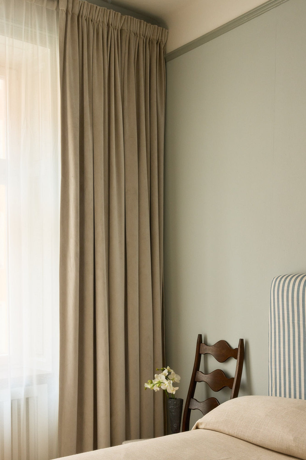 Beige velurgardin fra Gotain (Sand)
