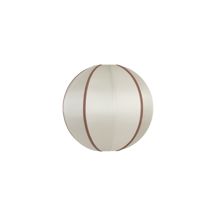 Lampeskjerm Indochina Round fra Oi Soi Oi med brune bånd i størrelse XS (Ø 30 cm).