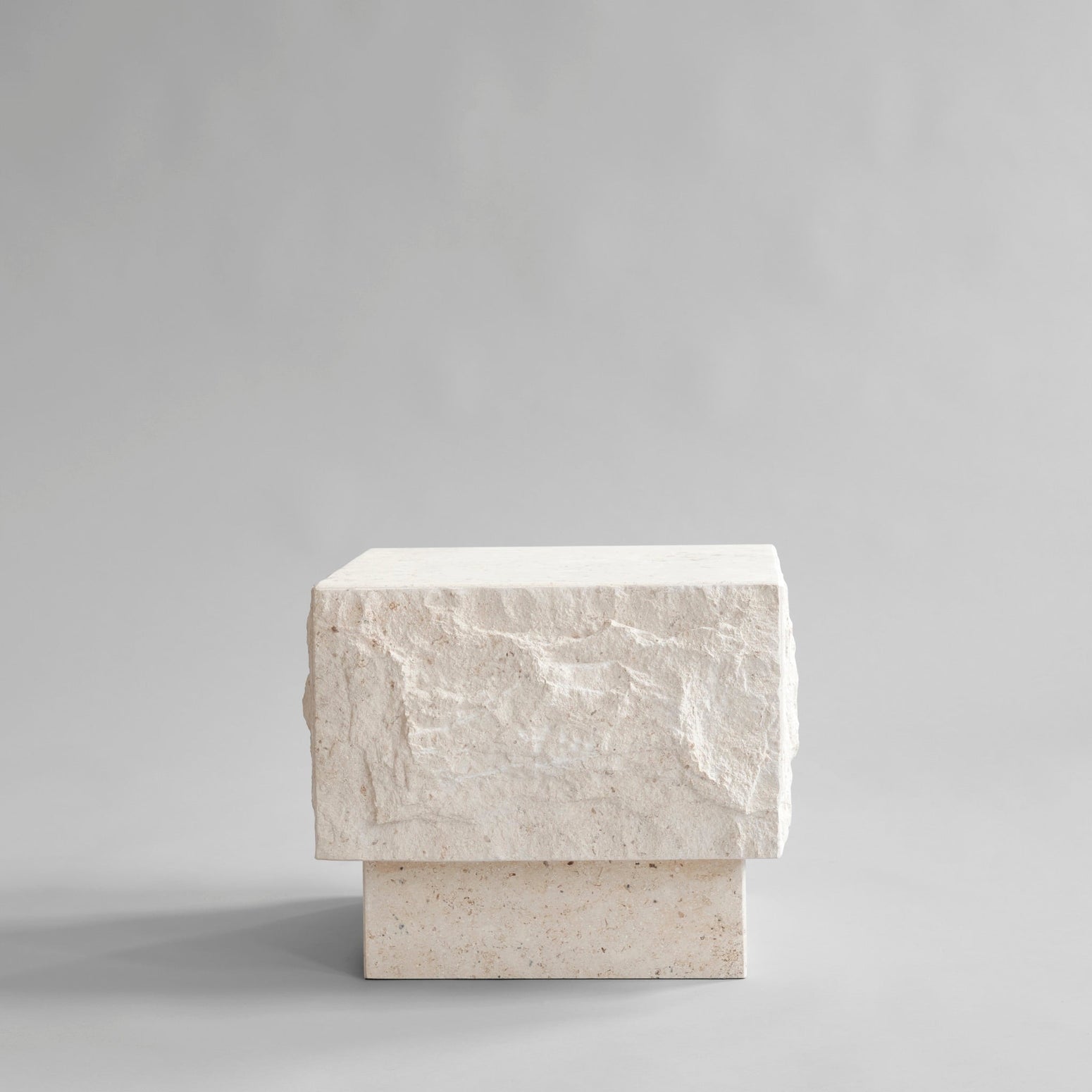 Sidebord Temple Table fra 101 Copenhagen i lav variant