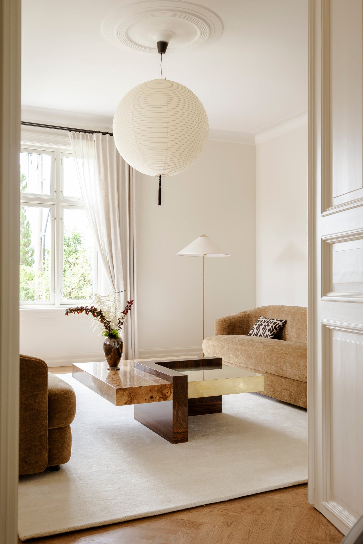 Kvadratisk sofabord Cresta Lounge Table i burl / rotfiner fra OsloDeco