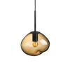 Taklampen Crystal Stone fra Hadeland Glassverk. Farge: Kakao, B250 mm, med svart oppheng.
