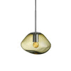 Taklampen Crystal Stone fra Hadeland Glassverk. Farge: Oliven, B250 mm, med stålfarget oppheng.