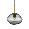 Taklampen Crystal Stone fra Hadeland Glassverk. Farge: Røkgrå, B300 mm, med messingfarget oppheng.
