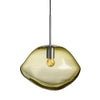 Taklampen Crystal Stone fra Hadeland Glassverk. Farge: Oliven, B350 mm, med stålfarget oppheng.
