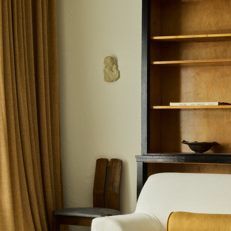 Gardin Bouclé fra Gotain i fargen Sennep