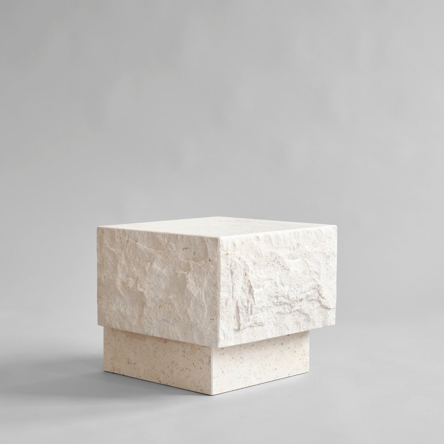 Sidebord Temple Table fra 101 Copenhagen i lav variant