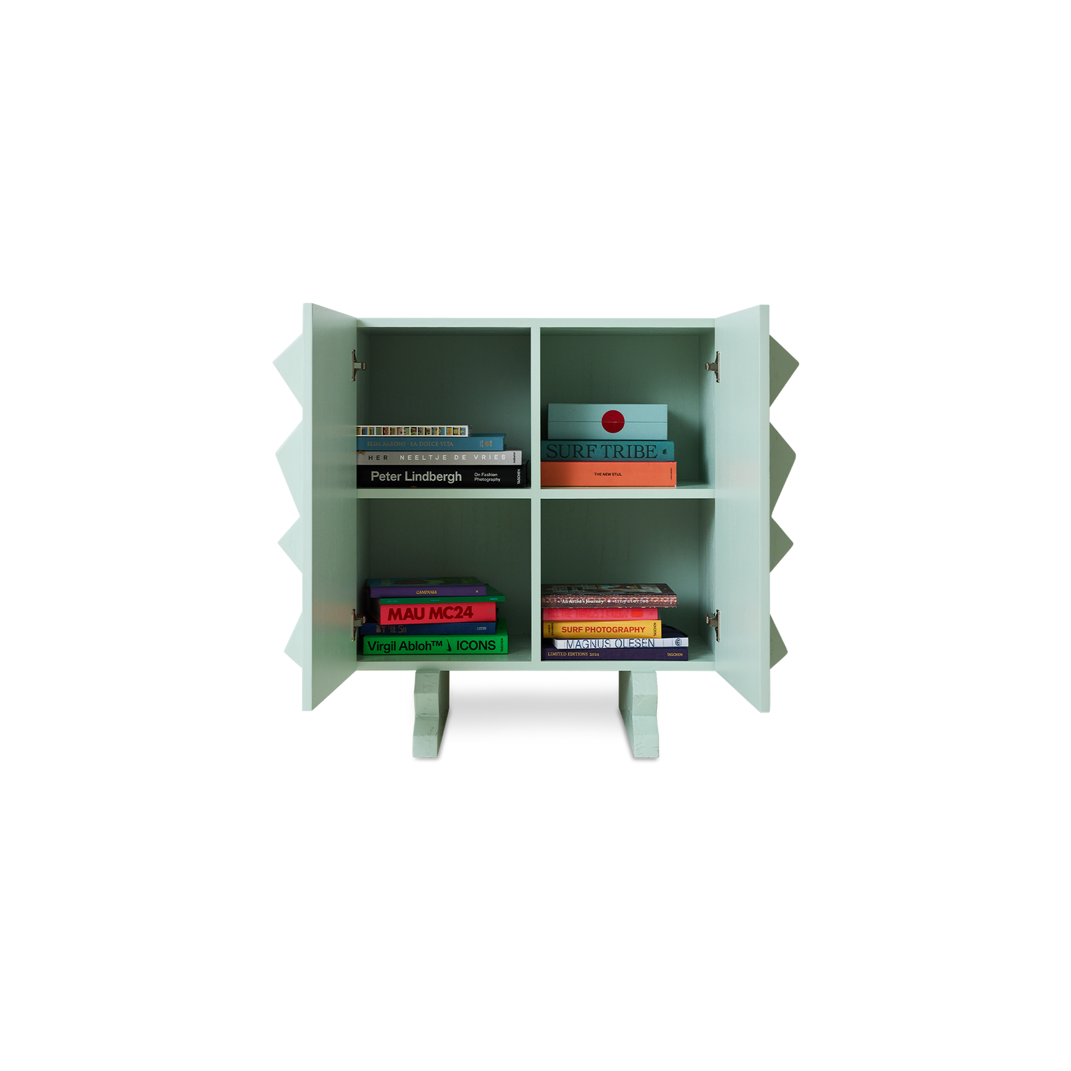 Skap Forma Cupboard Ice Blue fra HKliving.